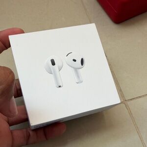 Apple AirPods 4